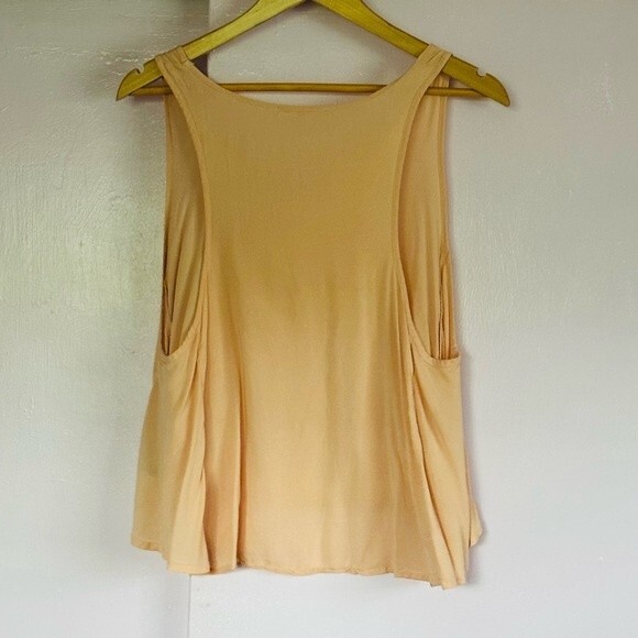 FOREVER 21 Women’s Sleeveless Hi-Lo Top Sz M Peach - Picture 2 of 3